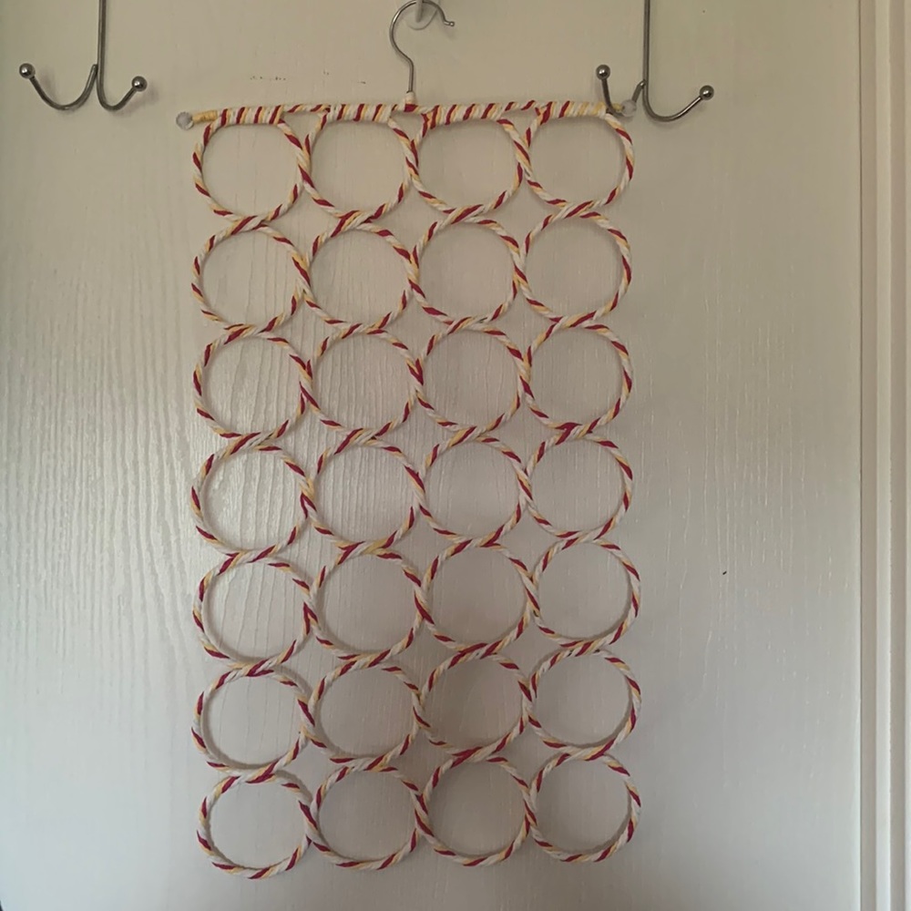 Scarf holder